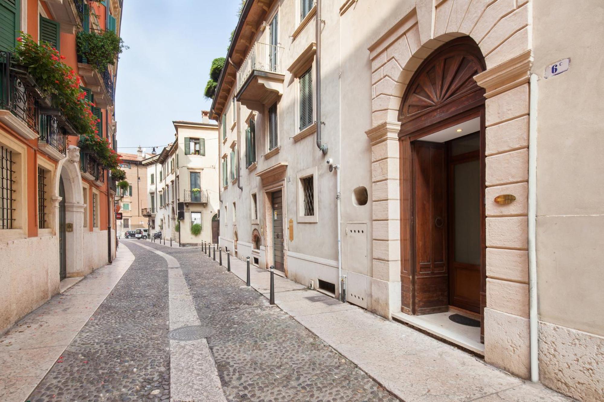 Verincanto In Old Downtown Apartment
